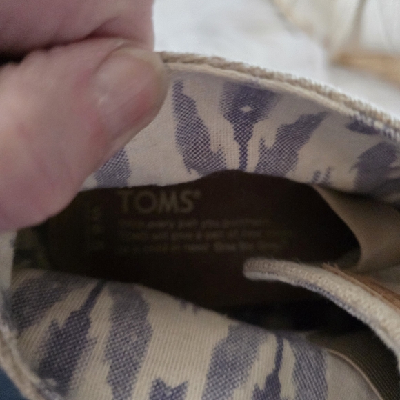 TOMS Desert Burlap Espadrille Wedge Booties - Picture 7 of 7